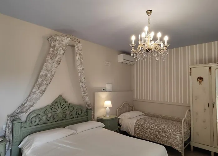 فندق مبيت وإفطار Garda Relais Antica Romelia 4*