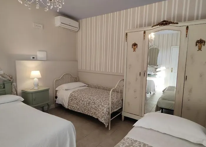 Garda Relais Antica Romelia B&B 몬티키아리